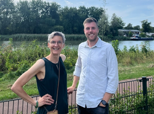 Willeke van Brouwershaven en schoolleider Tim Bijkerk